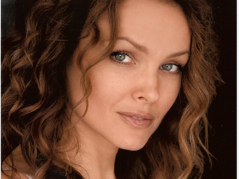 Dina Meyer